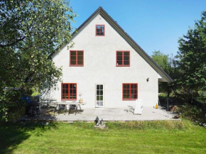 7 person holiday home in DJURHAMN, Djurö